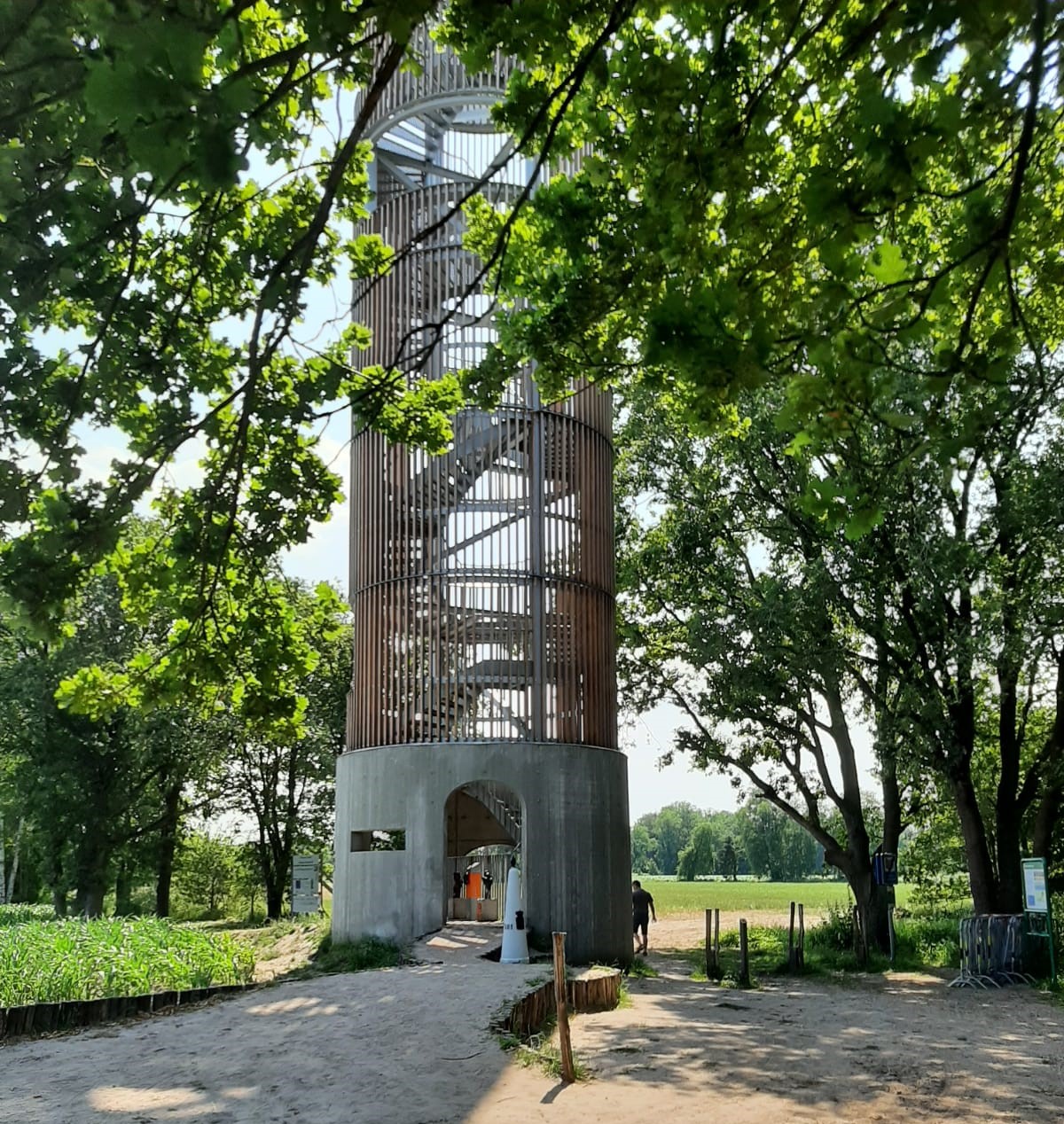 Uitkijktoren Niemandsland, symbool van de verbondenheid tussen Zeeuws-Vlaanderen en het Waasland.