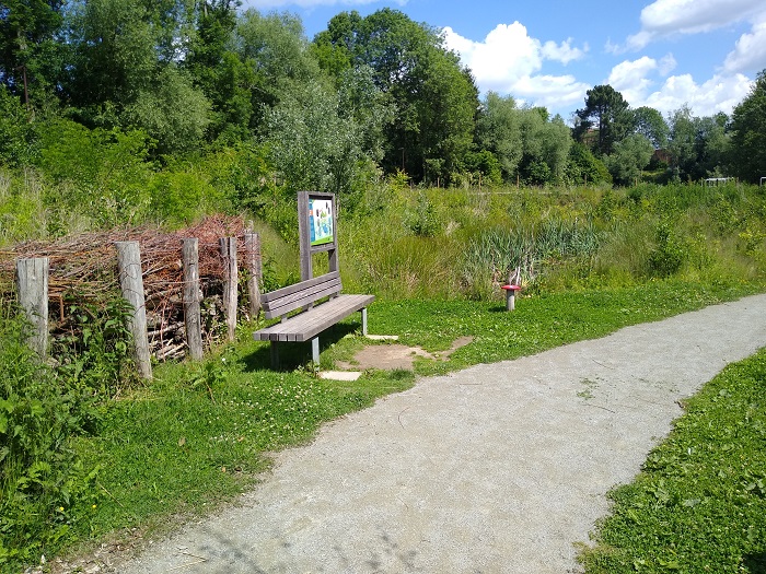 Foto toont broedstoven in het park