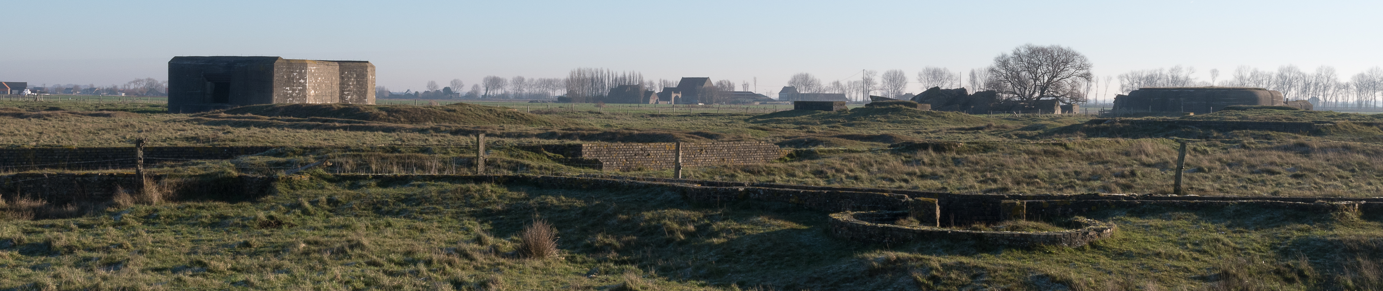 panofoto met zicht op bunker en omgeving (c)CaroleAmpe