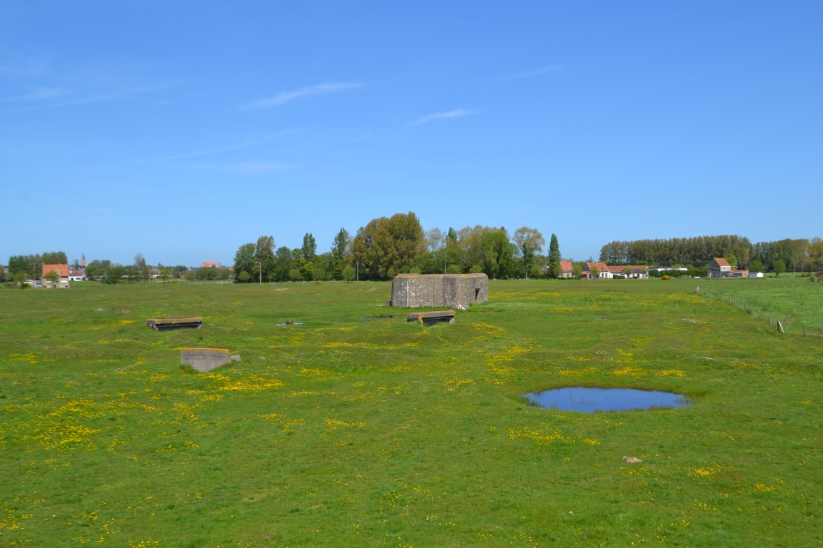 zicht op bunker (natuurinrichtingsproject Schuddebeurze)